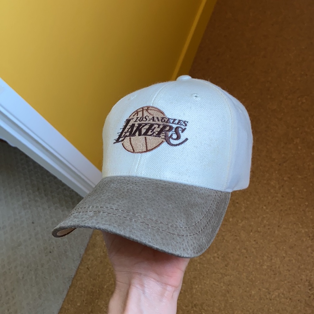 Brand new lakers hat never worn